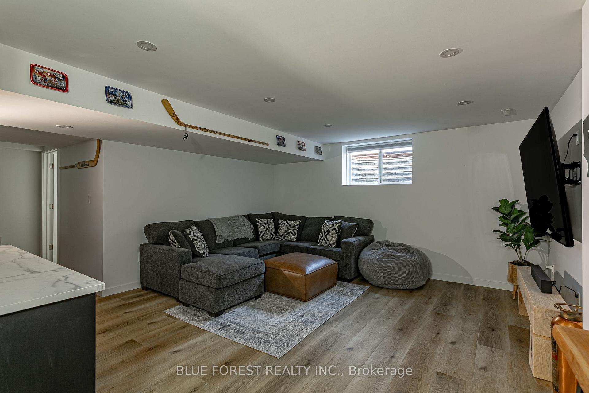 Photo 34 of 106 Spencer Avenue, Lucan Biddulph, Lucan — HOMEH