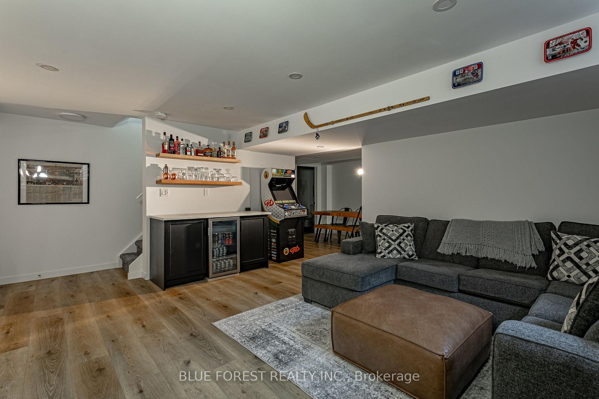 Photo 35 of 106 Spencer Avenue, Lucan Biddulph, Lucan — HOMEH