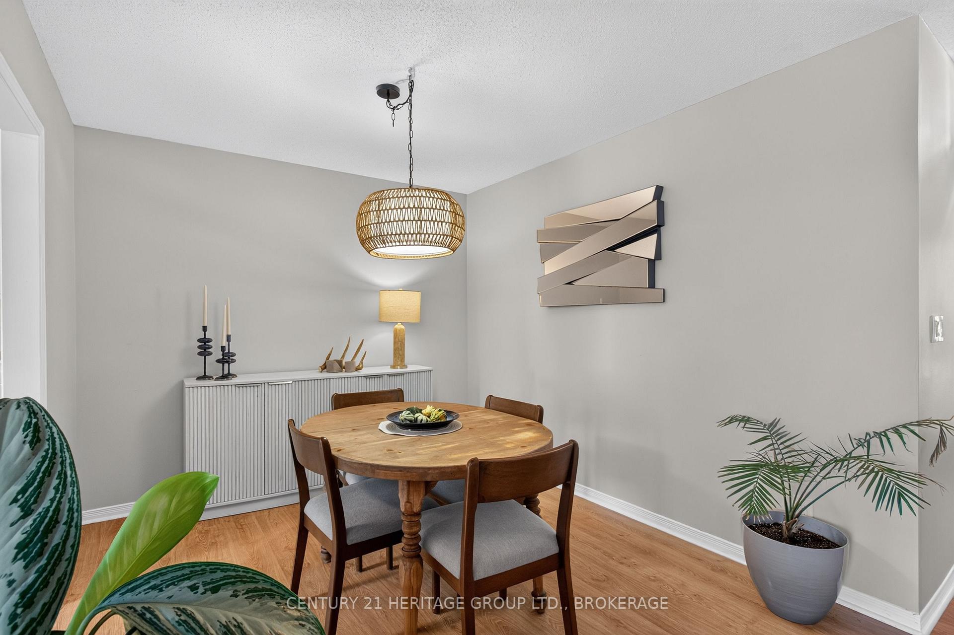 Photo 12 of 71 Rose Abbey Drive, Kingston, Kingston East (Incl Barret Crt) — HOMEH