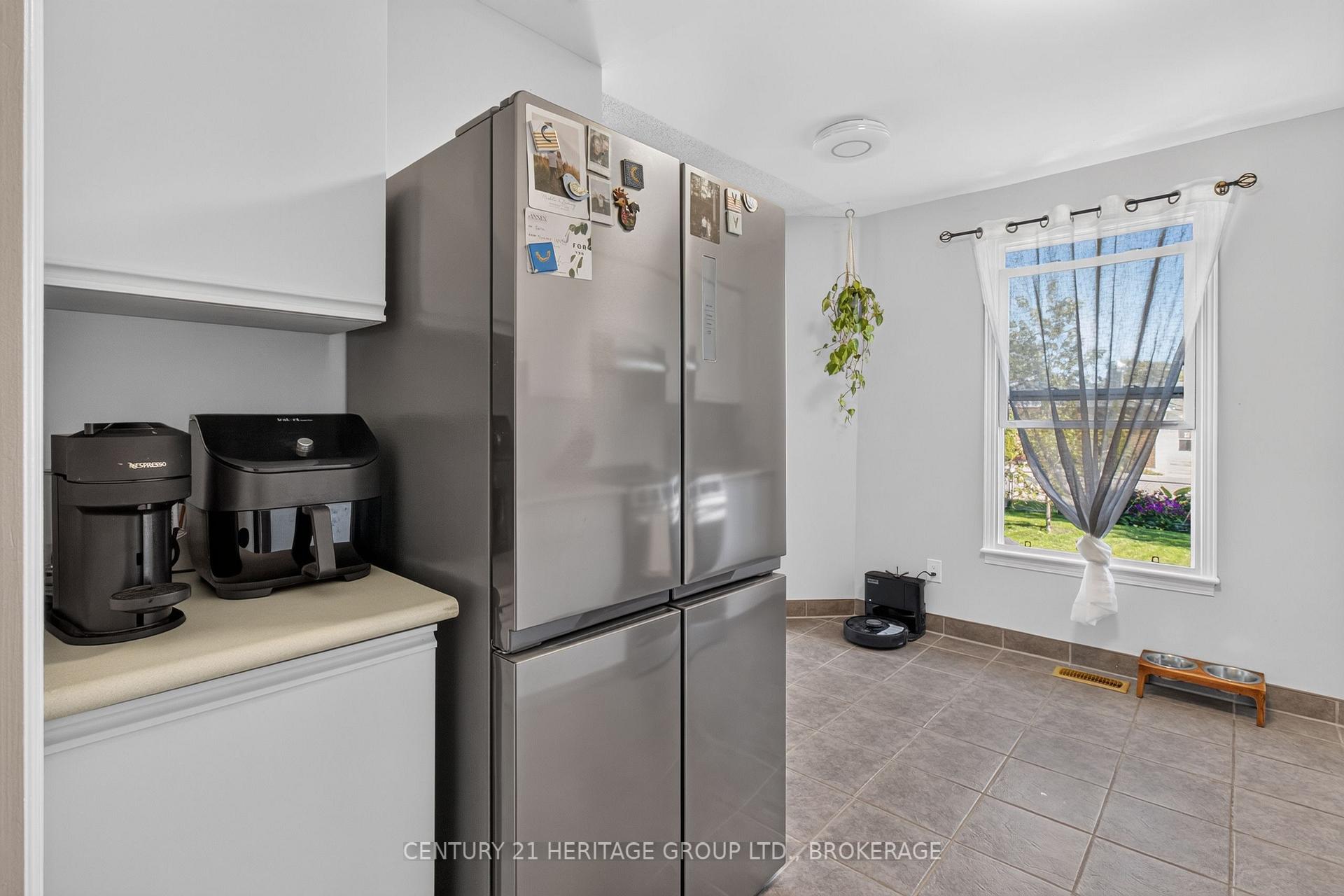 Photo 16 of 71 Rose Abbey Drive, Kingston, Kingston East (Incl Barret Crt) — HOMEH