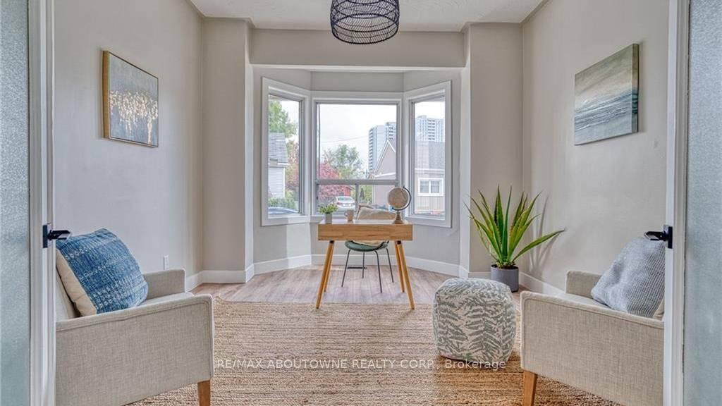 Photo 2 of 43 Crooks Street, Hamilton, Strathcona — HOMEH