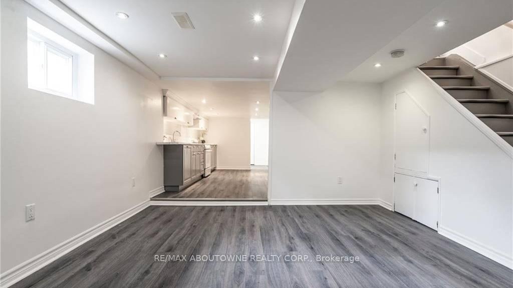 Photo 13 of 43 Crooks Street, Hamilton, Strathcona — HOMEH