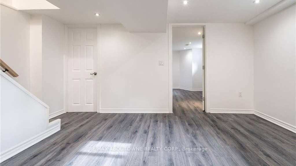 Photo 16 of 43 Crooks Street, Hamilton, Strathcona — HOMEH