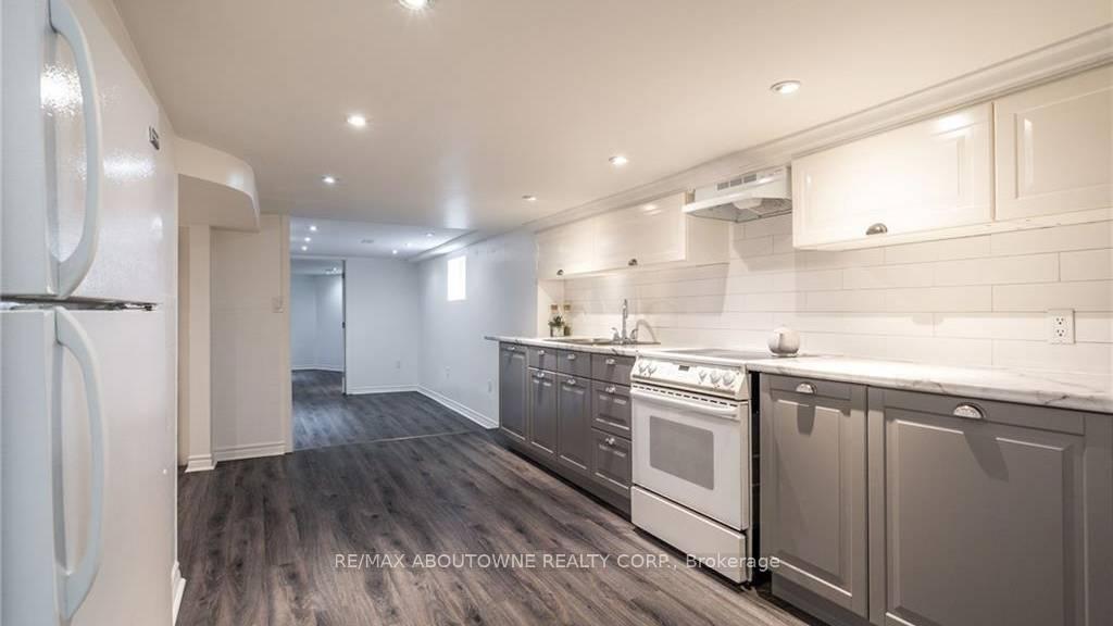 Photo 23 of 43 Crooks Street, Hamilton, Strathcona — HOMEH