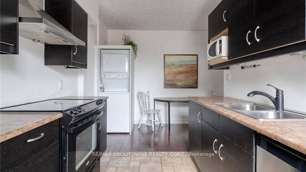 Photo 26 of 43 Crooks Street, Hamilton, Strathcona — HOMEH