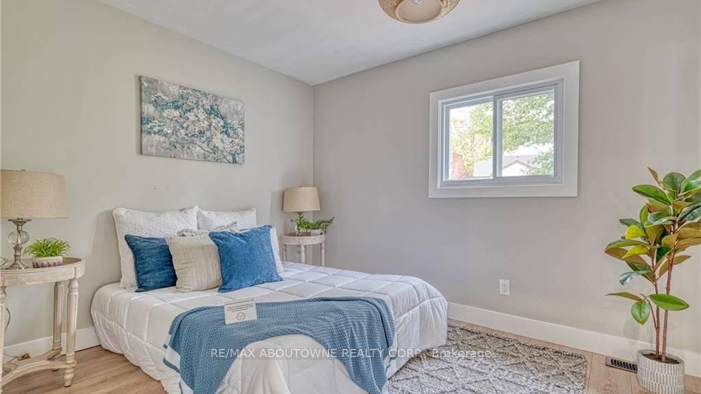 Photo 28 of 43 Crooks Street, Hamilton, Strathcona — HOMEH