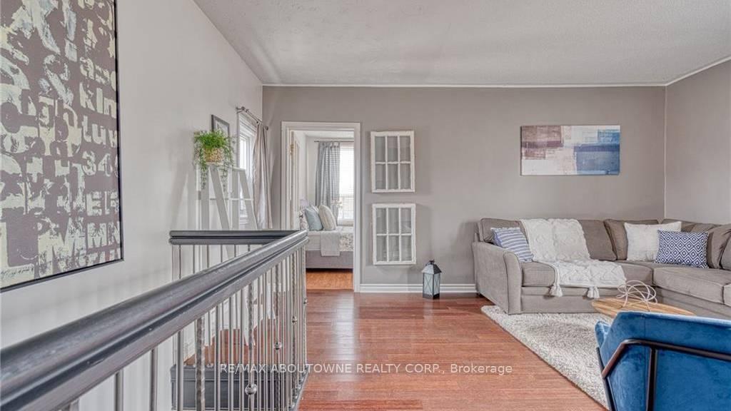 Photo 30 of 43 Crooks Street, Hamilton, Strathcona — HOMEH