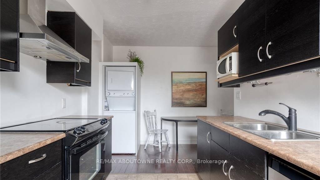 Photo 39 of 43 Crooks Street, Hamilton, Strathcona — HOMEH