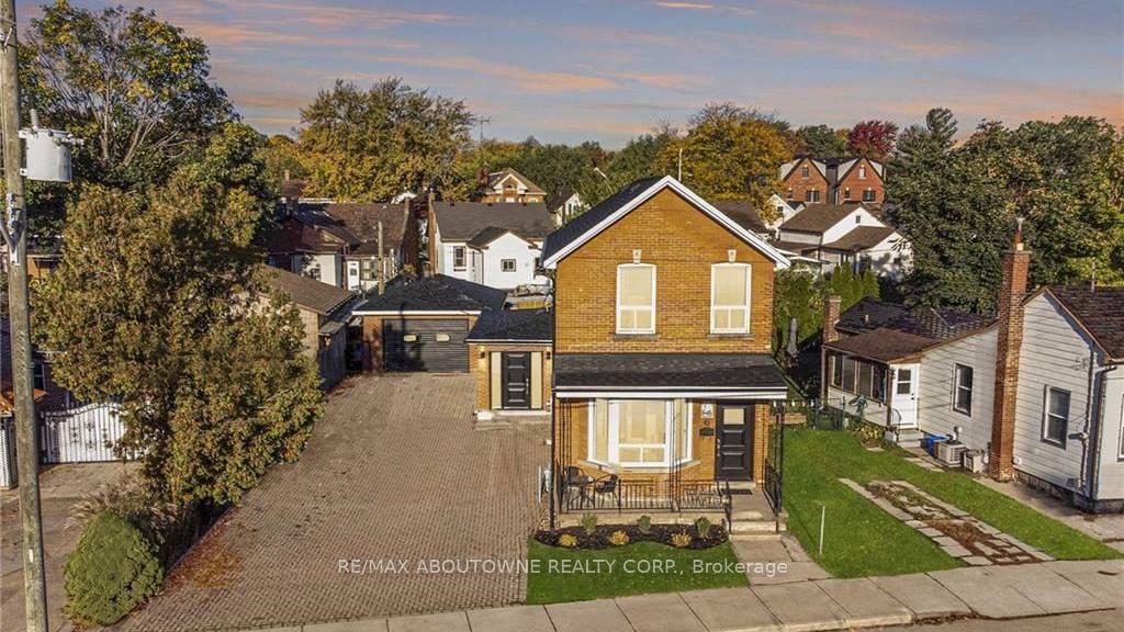 Photo 41 of 43 Crooks Street, Hamilton, Strathcona — HOMEH