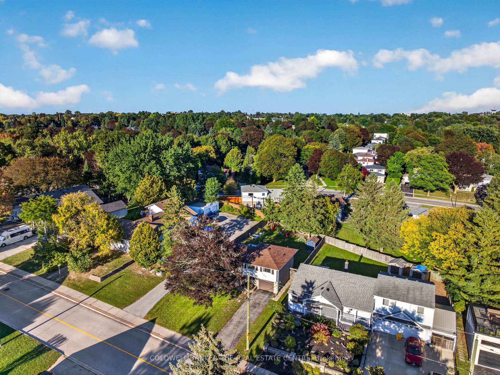 Photo 2 of 127 Roxborough Road, Newmarket, Gorham-College Manor — HOMEH