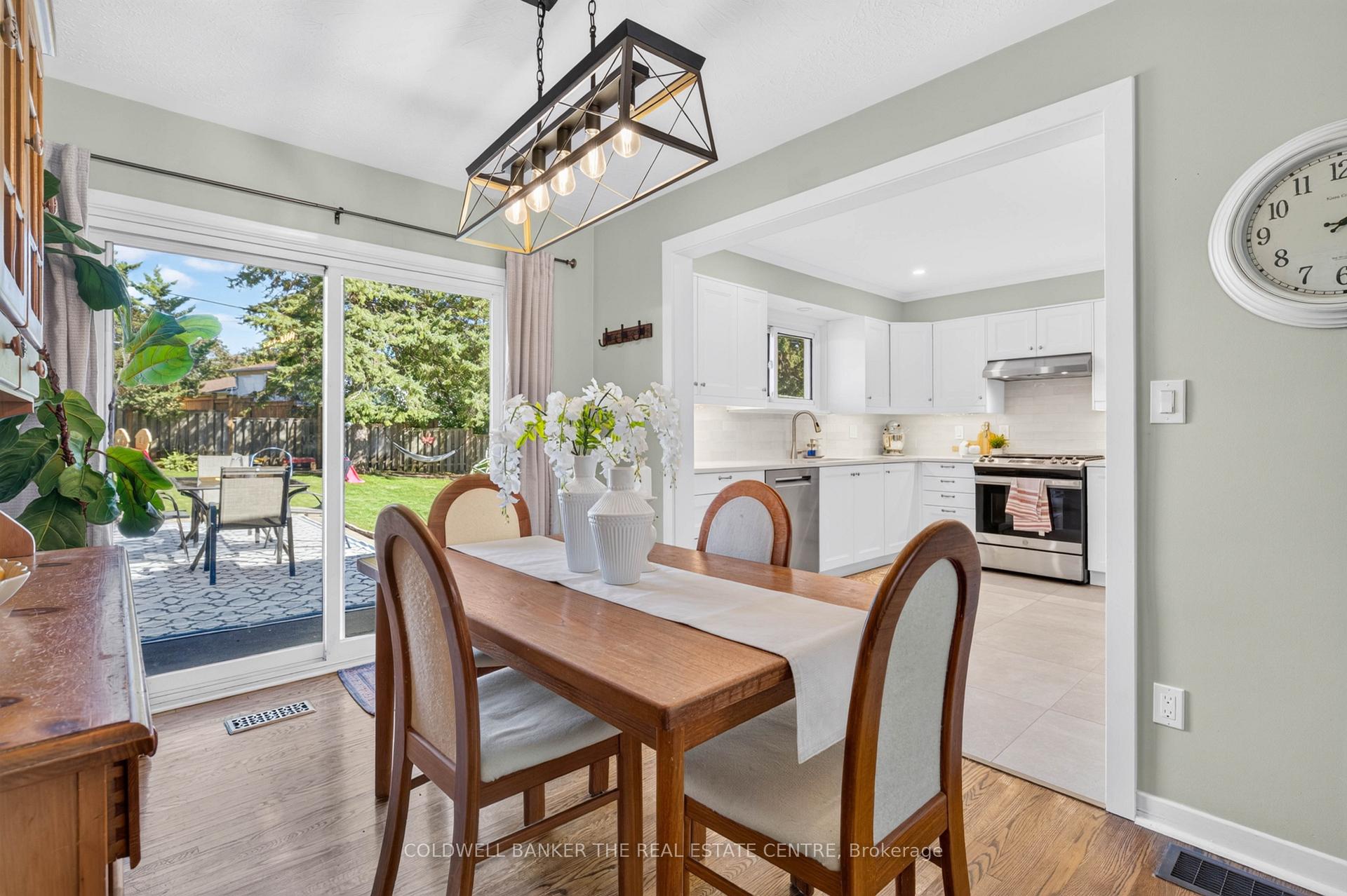 Photo 9 of 127 Roxborough Road, Newmarket, Gorham-College Manor — HOMEH