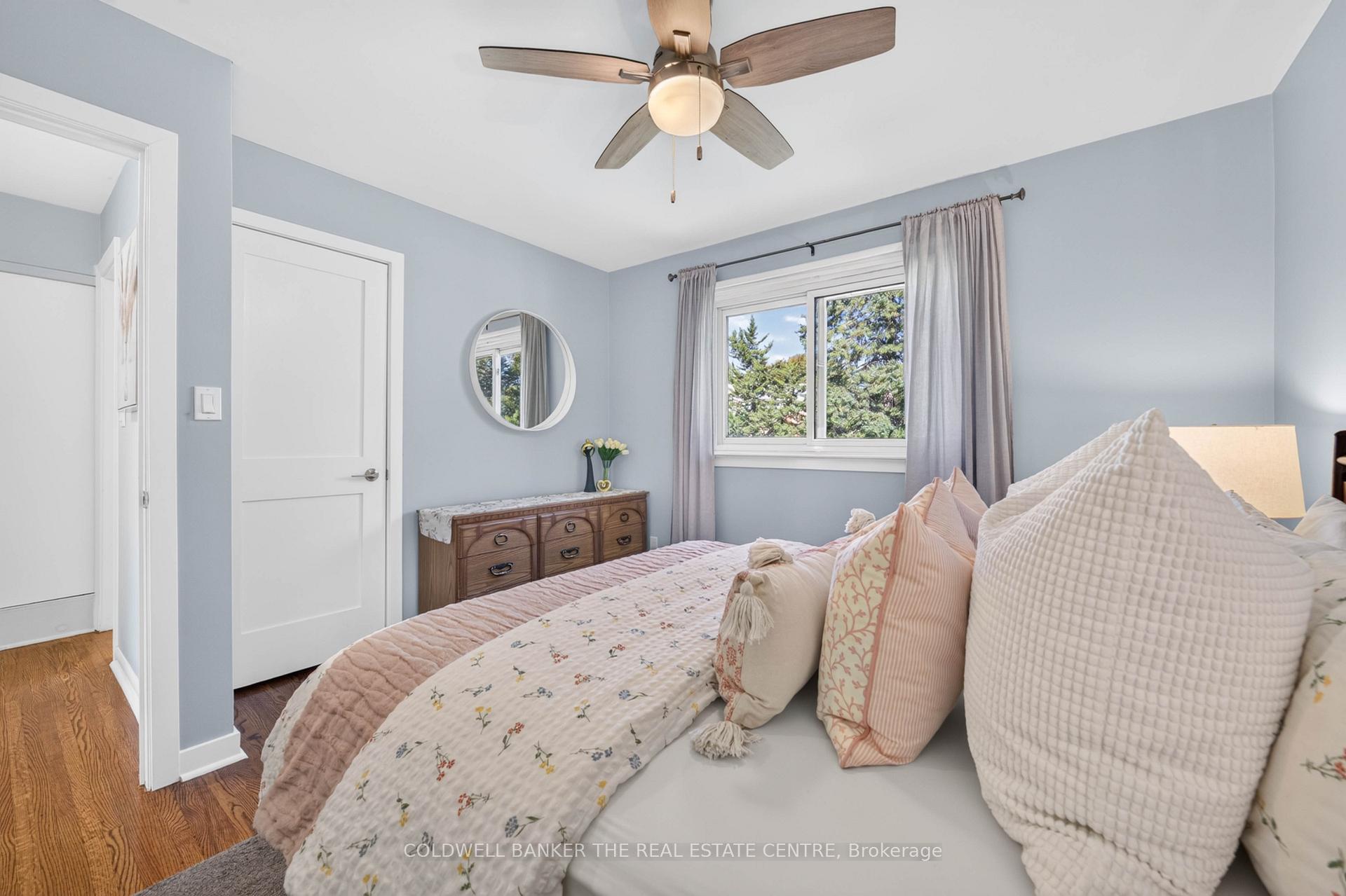 Photo 13 of 127 Roxborough Road, Newmarket, Gorham-College Manor — HOMEH