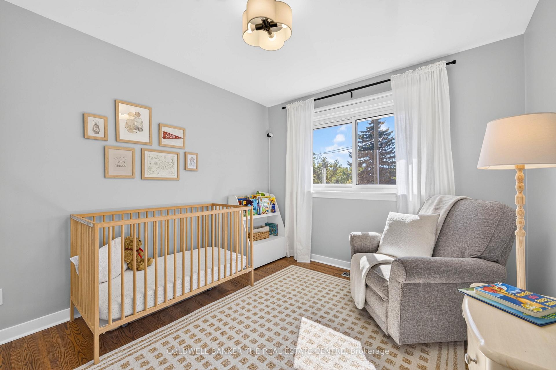 Photo 14 of 127 Roxborough Road, Newmarket, Gorham-College Manor — HOMEH