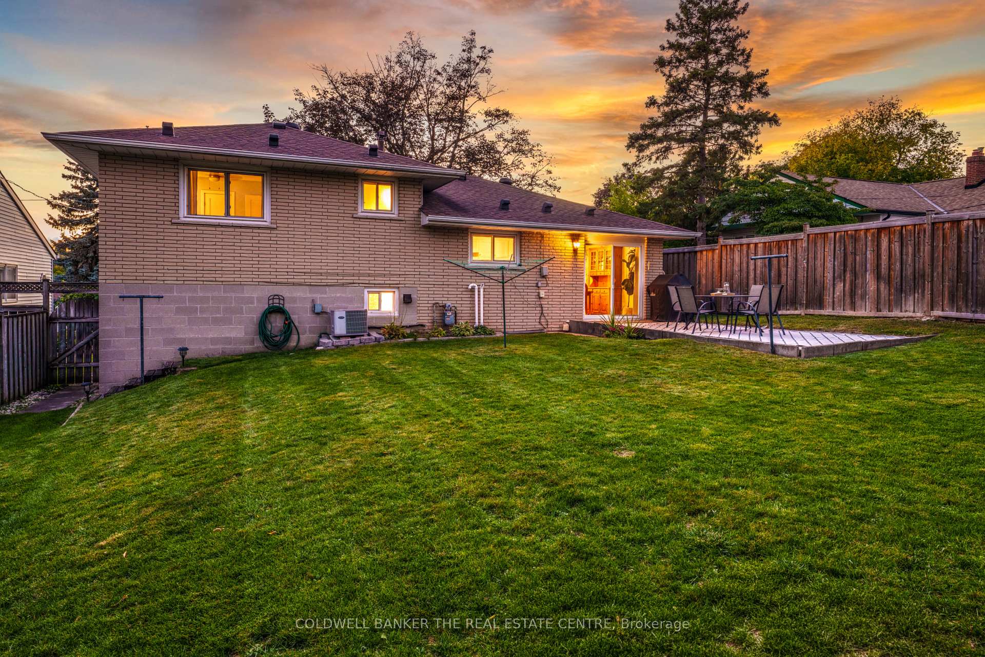 Photo 24 of 127 Roxborough Road, Newmarket, Gorham-College Manor — HOMEH