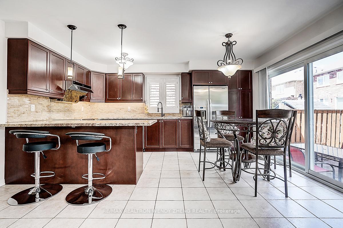 Photo 8 of 10 Collie Crescent, Whitchurch-Stouffville, Stouffville — HOMEH
