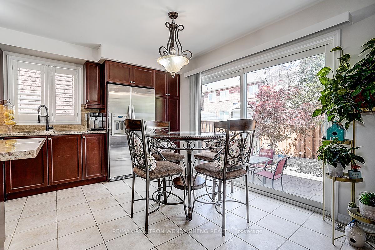 Photo 9 of 10 Collie Crescent, Whitchurch-Stouffville, Stouffville — HOMEH