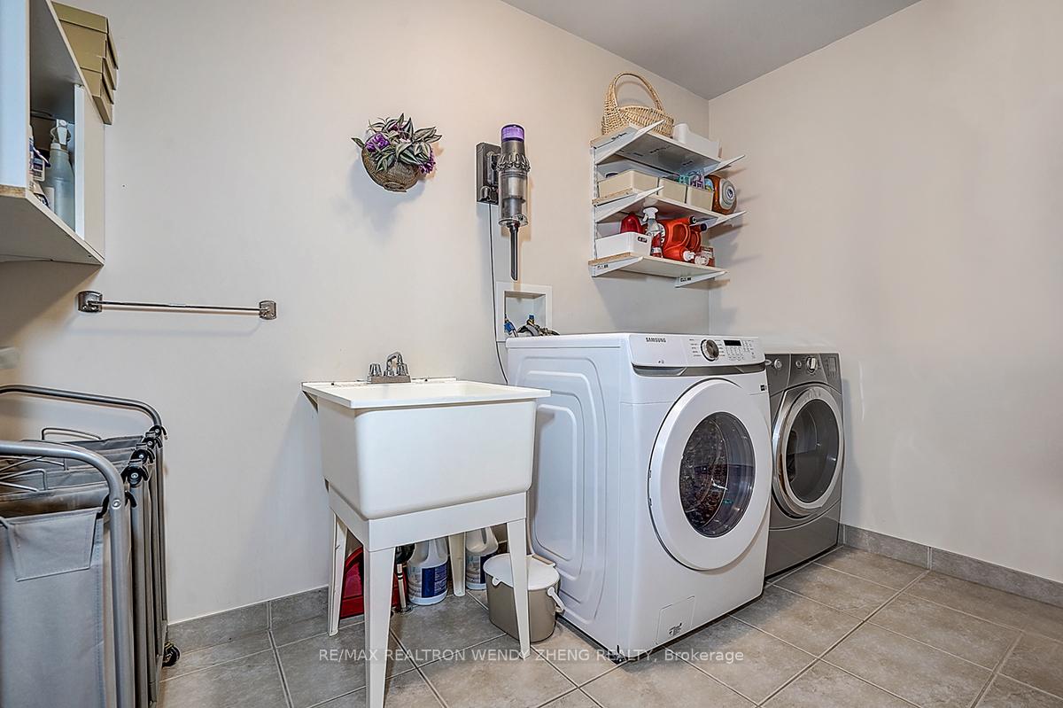 Photo 30 of 10 Collie Crescent, Whitchurch-Stouffville, Stouffville — HOMEH