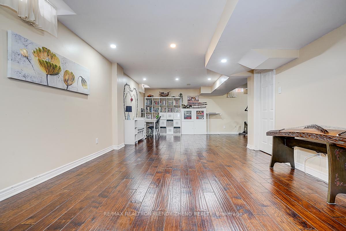 Photo 31 of 10 Collie Crescent, Whitchurch-Stouffville, Stouffville — HOMEH