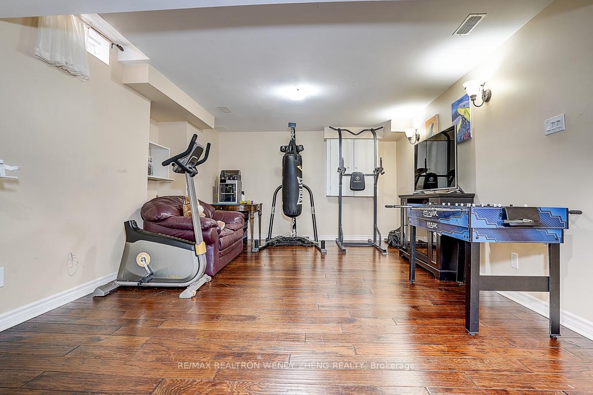 Photo 33 of 10 Collie Crescent, Whitchurch-Stouffville, Stouffville — HOMEH