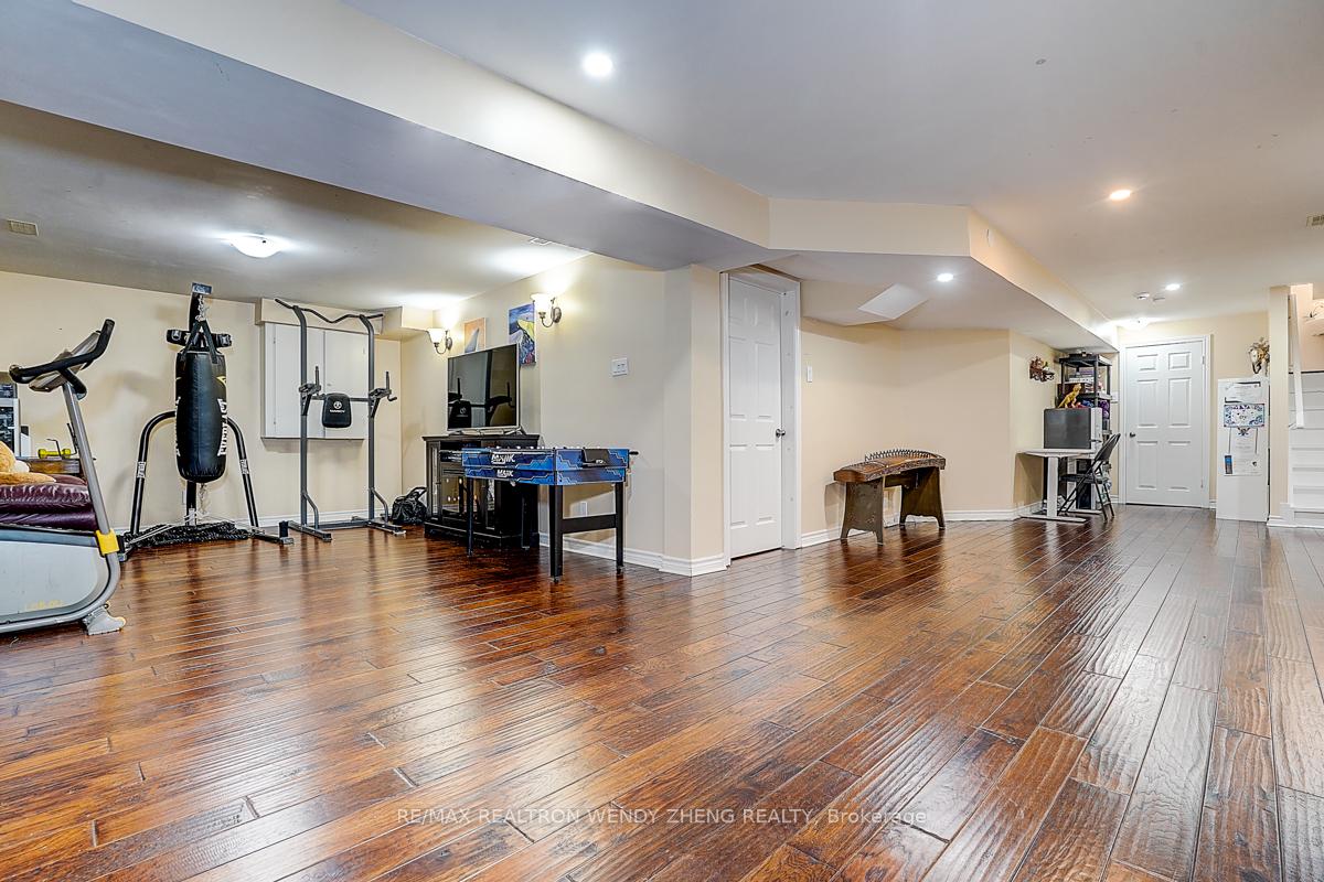 Photo 34 of 10 Collie Crescent, Whitchurch-Stouffville, Stouffville — HOMEH