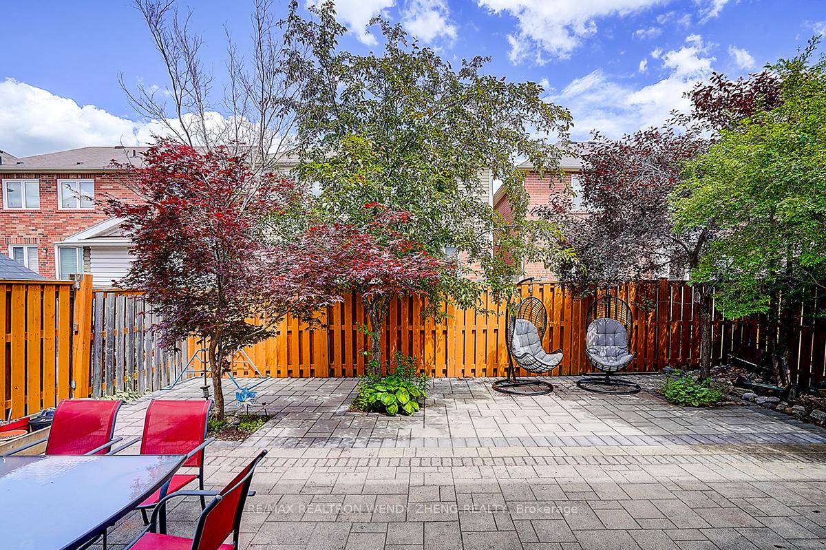 Photo 37 of 10 Collie Crescent, Whitchurch-Stouffville, Stouffville — HOMEH