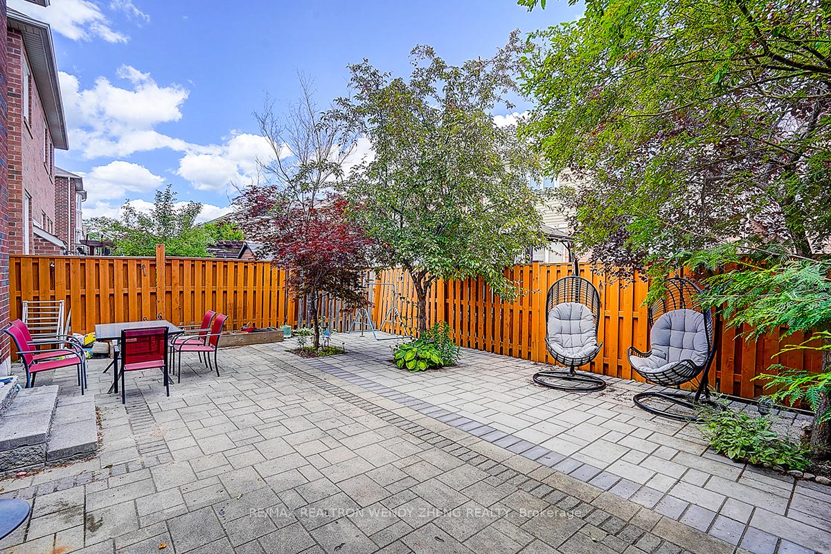 Photo 38 of 10 Collie Crescent, Whitchurch-Stouffville, Stouffville — HOMEH