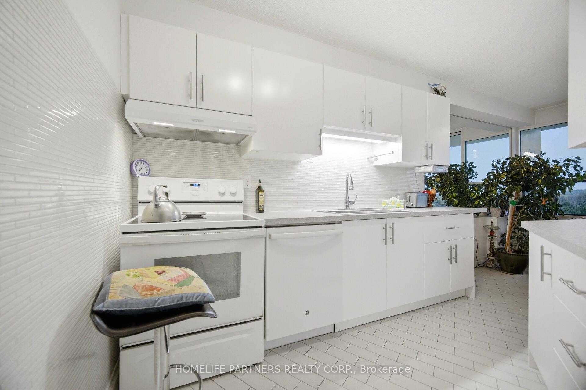 Photo 10 of Unit 903, 335 Mill Road, Etobicoke, Eringate-Centennial-West Deane — HOMEH