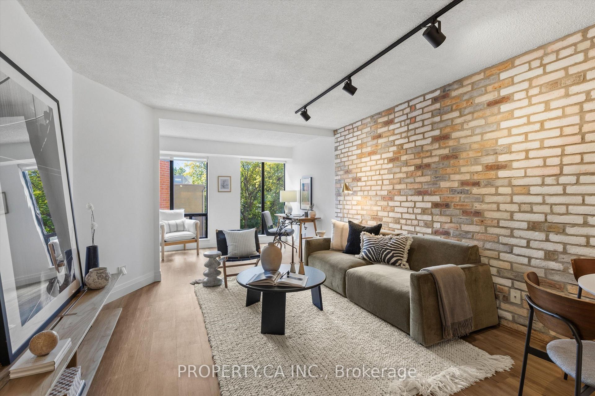 Photo 2 of Unit 306, 456 College Street, Toronto, Palmerston-Little Italy — HOMEH