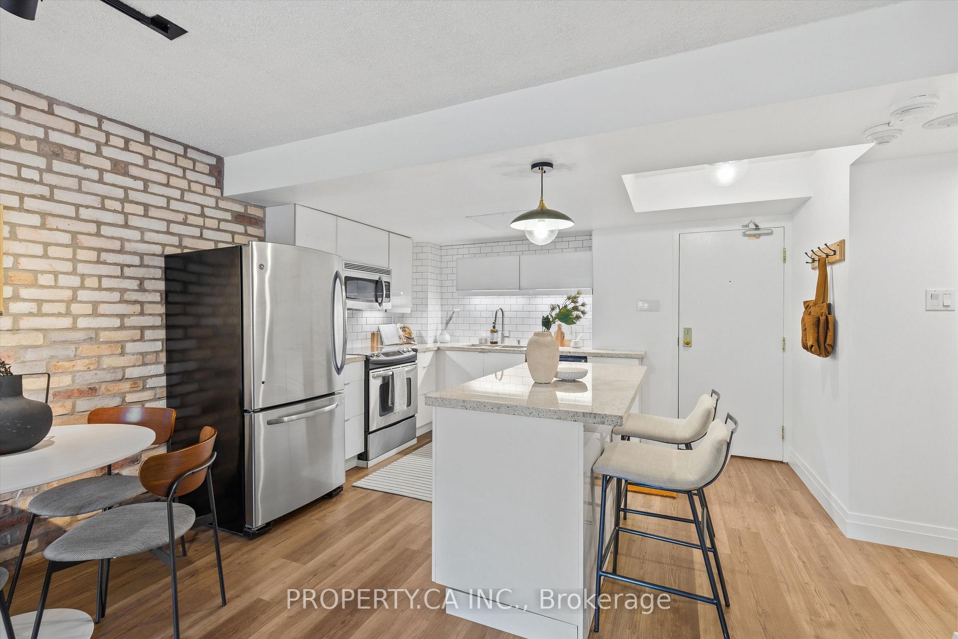 Photo 5 of Unit 306, 456 College Street, Toronto, Palmerston-Little Italy — HOMEH