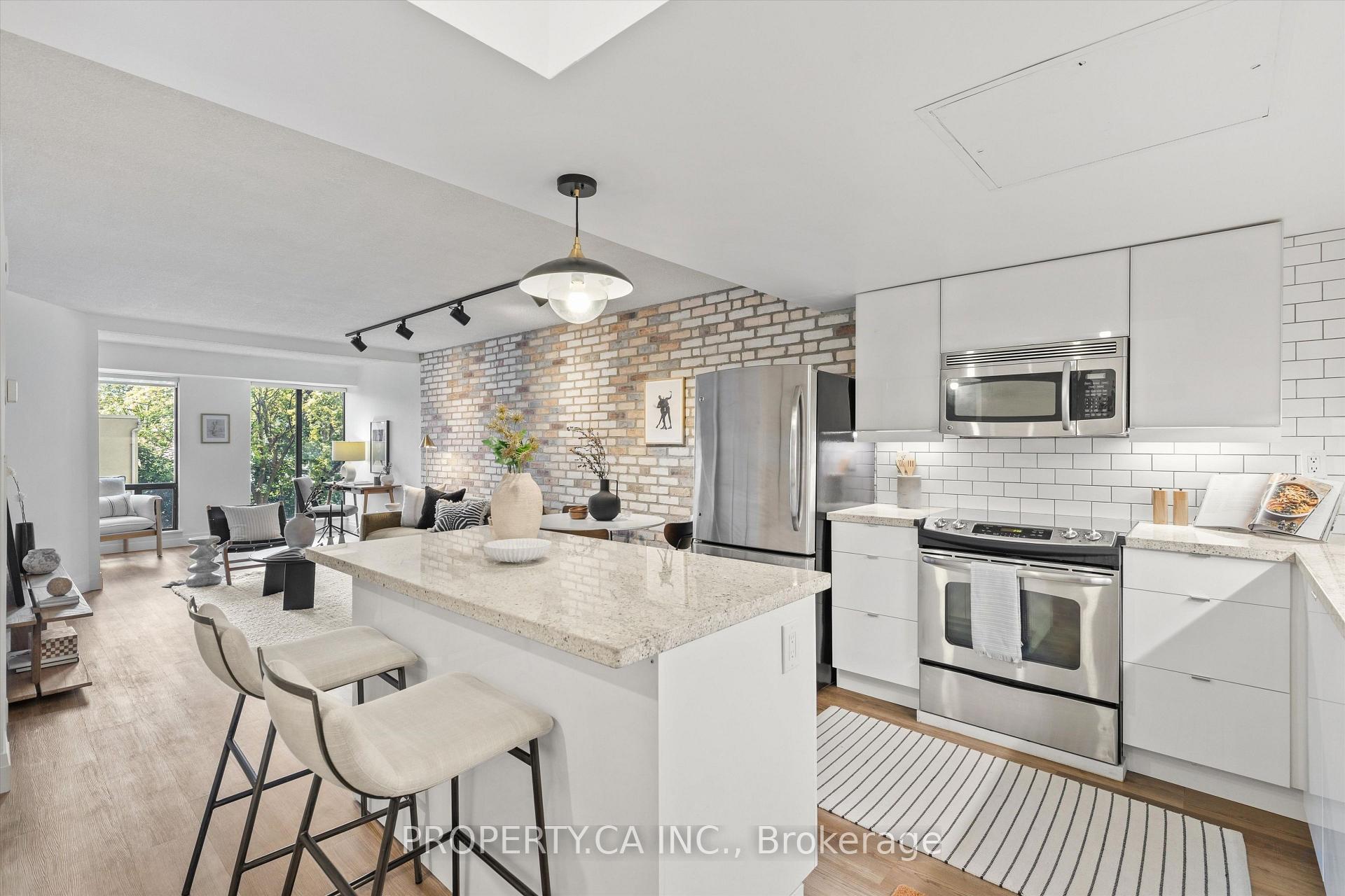 Photo 7 of Unit 306, 456 College Street, Toronto, Palmerston-Little Italy — HOMEH