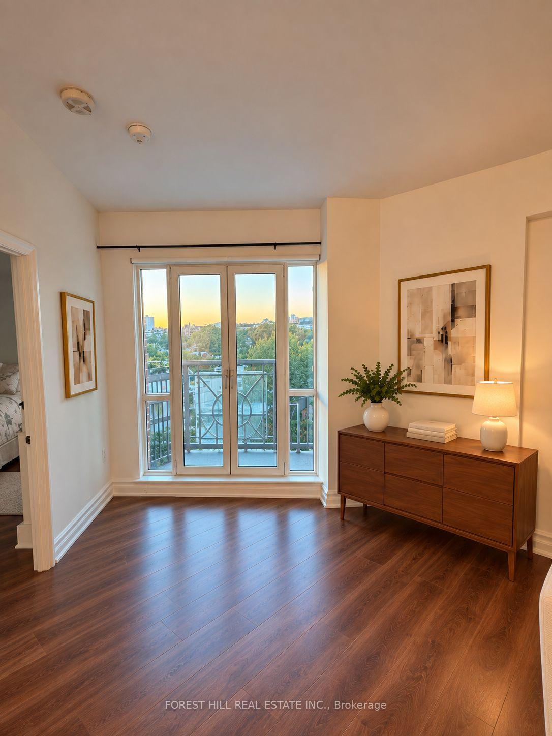 Photo 7 of Unit 802, 38 Avenue Road, Toronto, The Annex — HOMEH