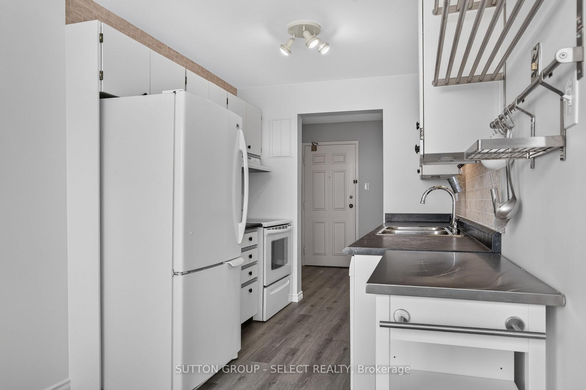 Photo 14 of Unit 612, 600 Grenfell Drive, London, North C — HOMEH