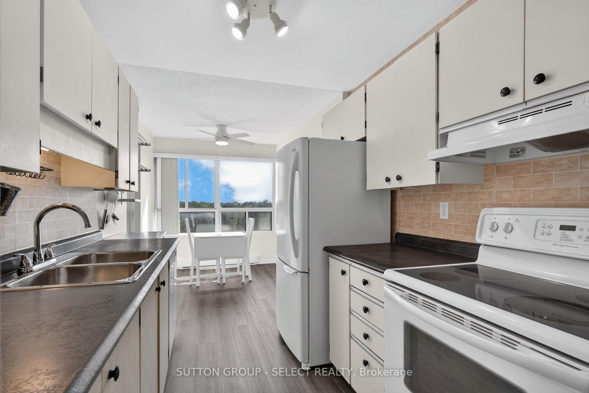 Photo 17 of Unit 612, 600 Grenfell Drive, London, North C — HOMEH