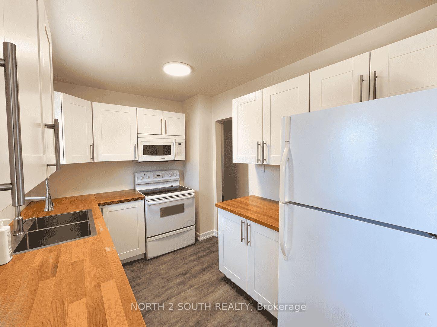 Photo 6 of Unit Upper Level, 242 Jeanne Street, Midland — HOMEH