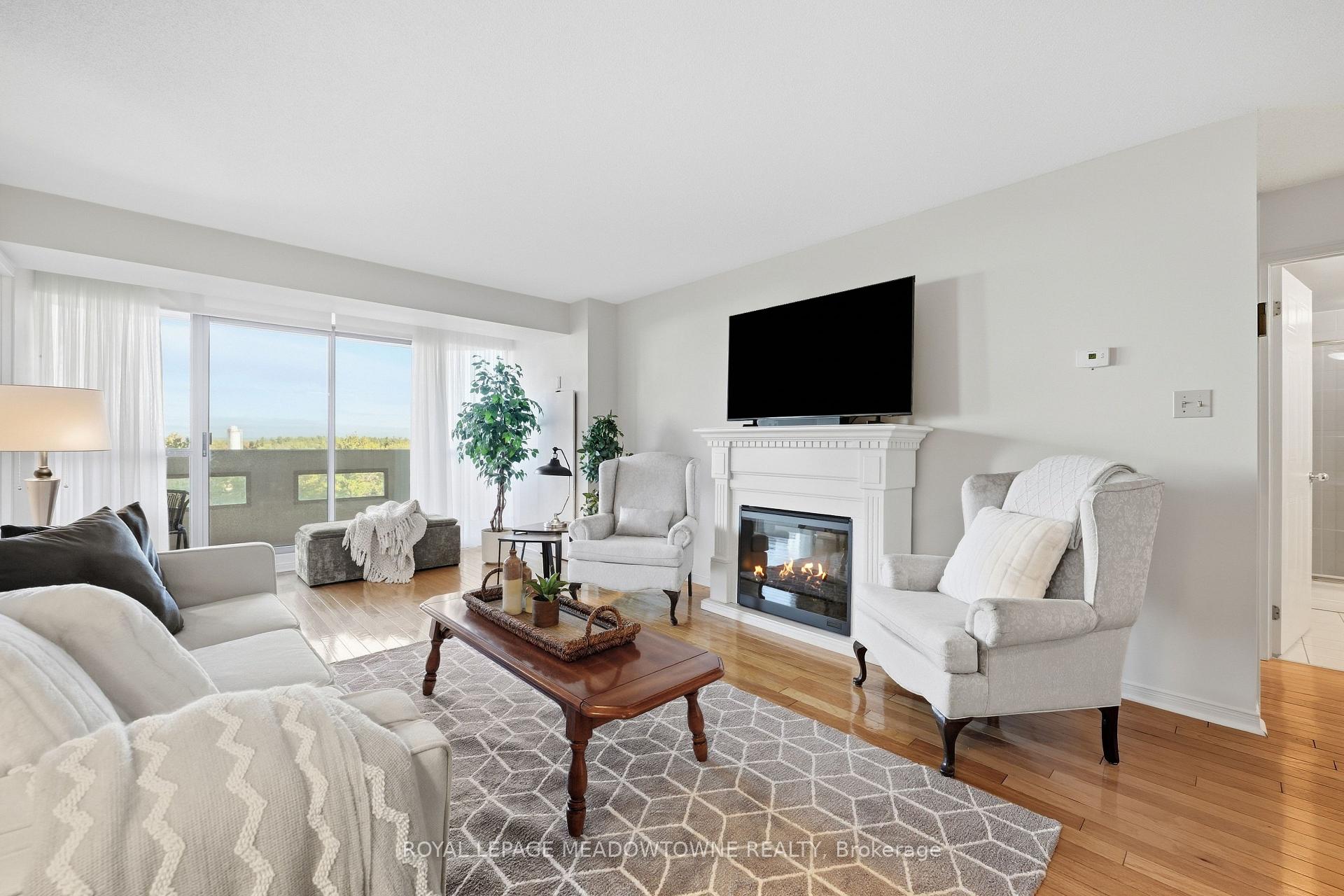 Photo 9 of Unit 702, 20 McFarlane Drive, Halton Hills, Georgetown — HOMEH