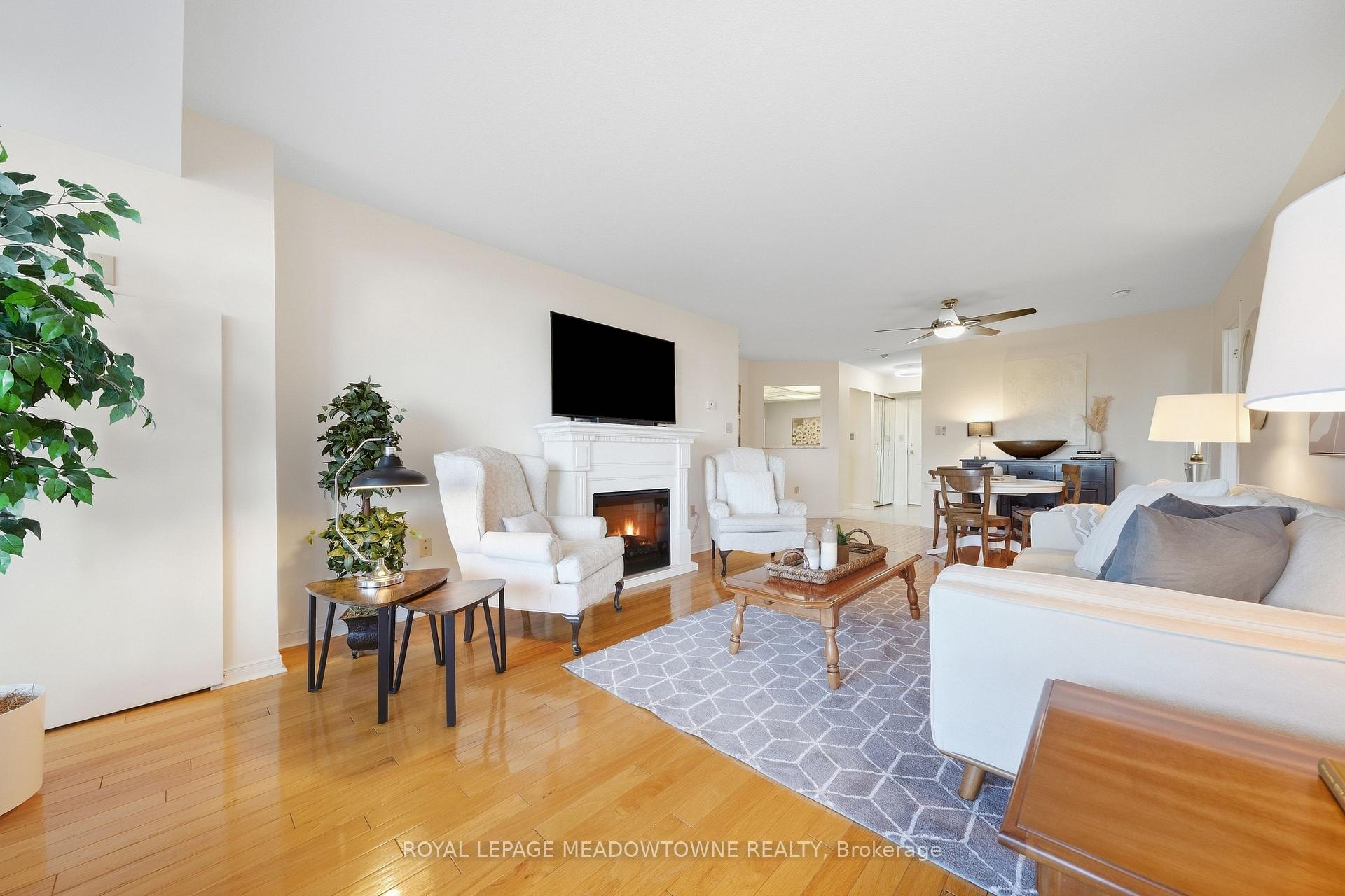 Photo 10 of Unit 702, 20 McFarlane Drive, Halton Hills, Georgetown — HOMEH