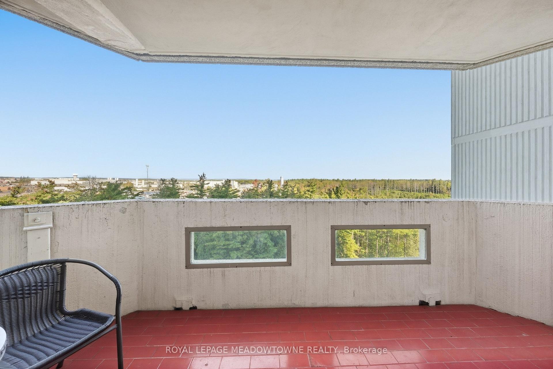 Photo 11 of Unit 702, 20 McFarlane Drive, Halton Hills, Georgetown — HOMEH