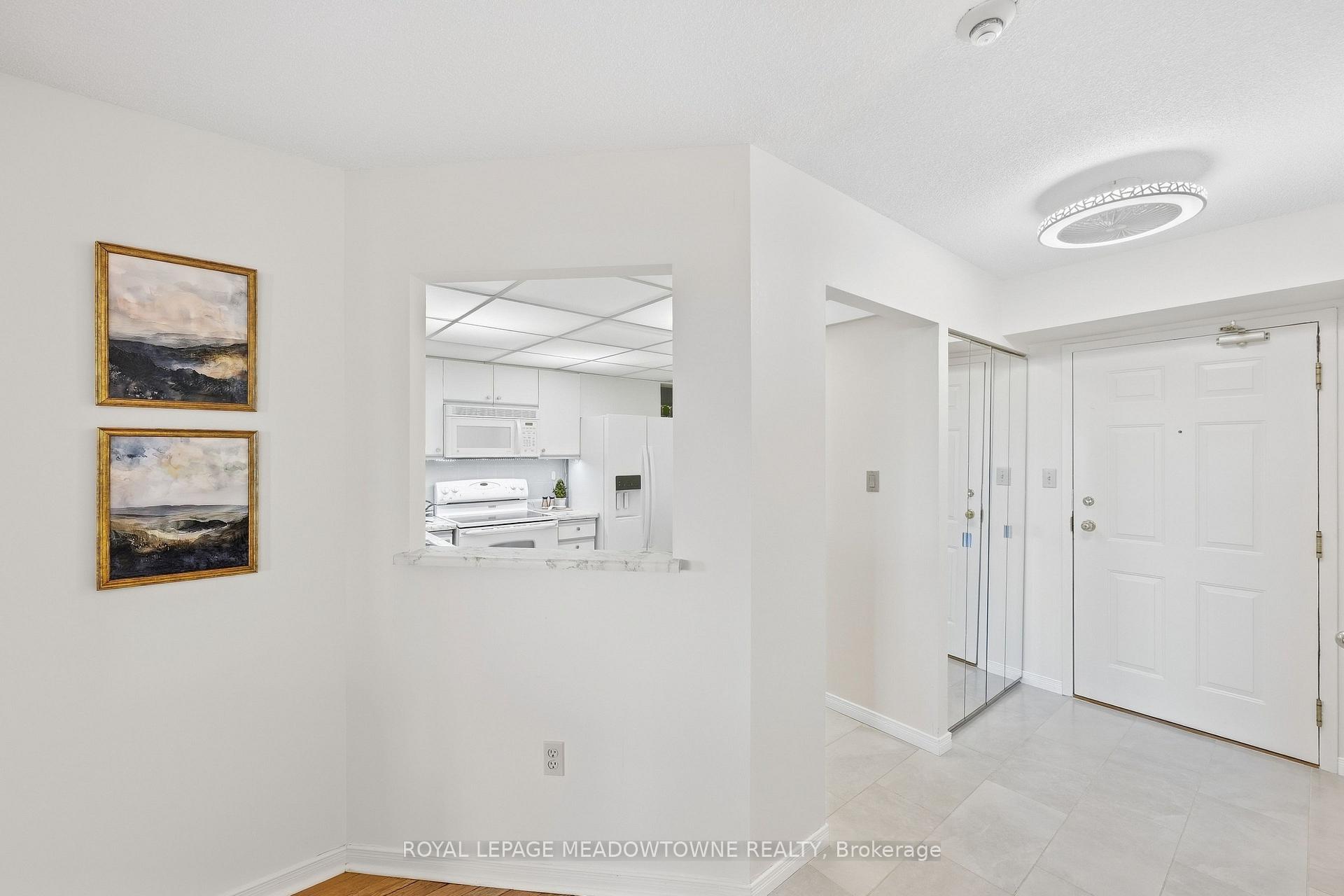 Photo 13 of Unit 702, 20 McFarlane Drive, Halton Hills, Georgetown — HOMEH