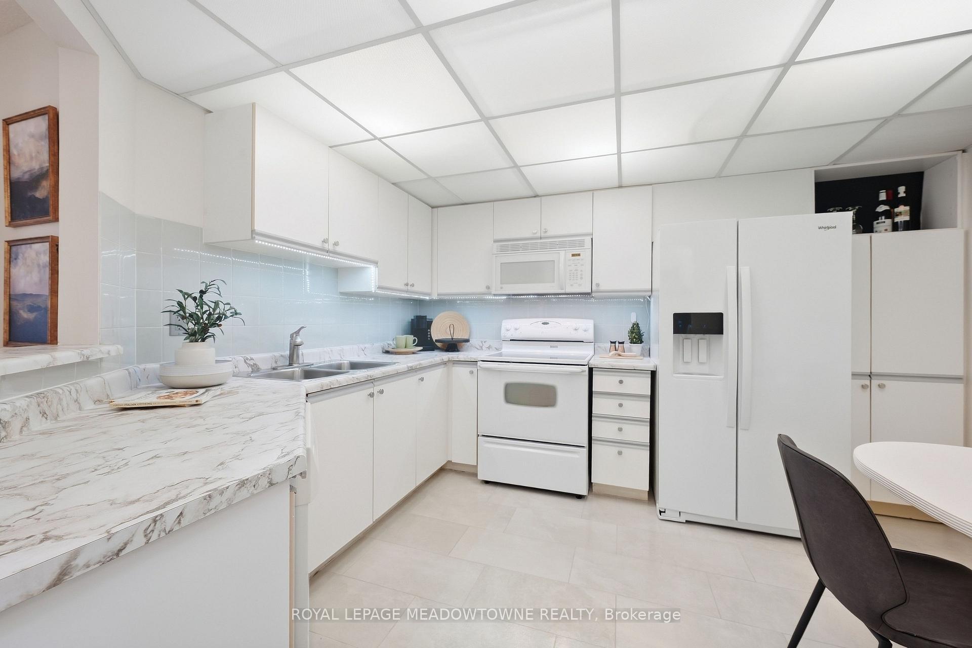 Photo 15 of Unit 702, 20 McFarlane Drive, Halton Hills, Georgetown — HOMEH
