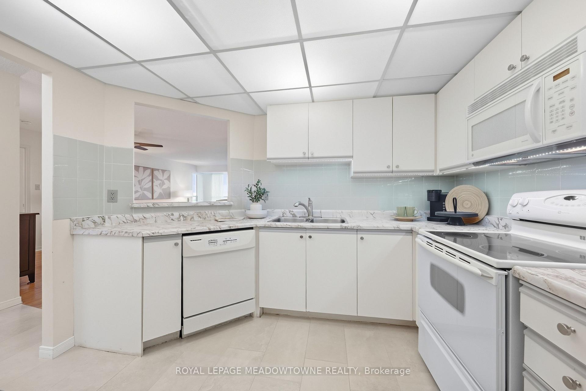 Photo 16 of Unit 702, 20 McFarlane Drive, Halton Hills, Georgetown — HOMEH