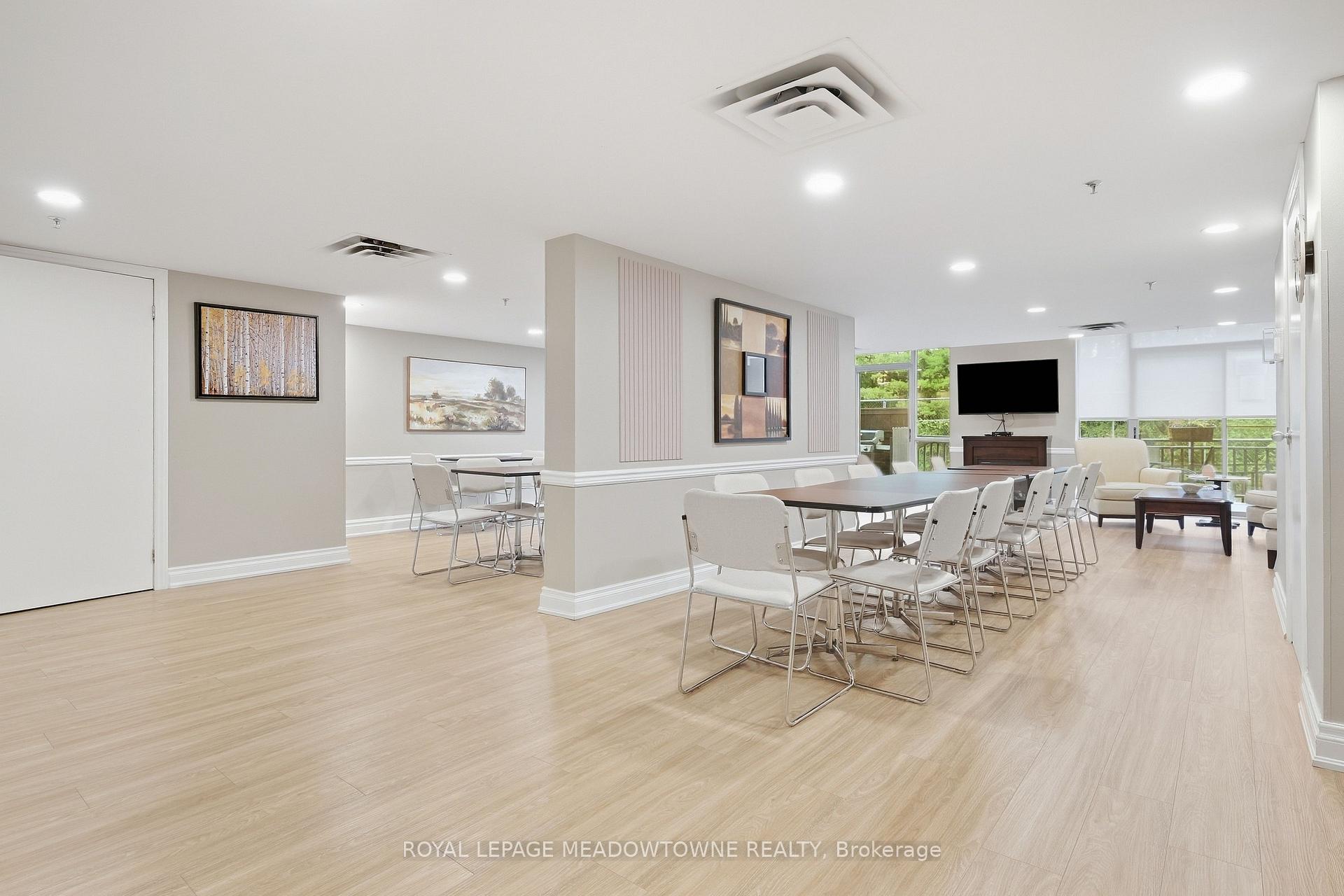 Photo 34 of Unit 702, 20 McFarlane Drive, Halton Hills, Georgetown — HOMEH