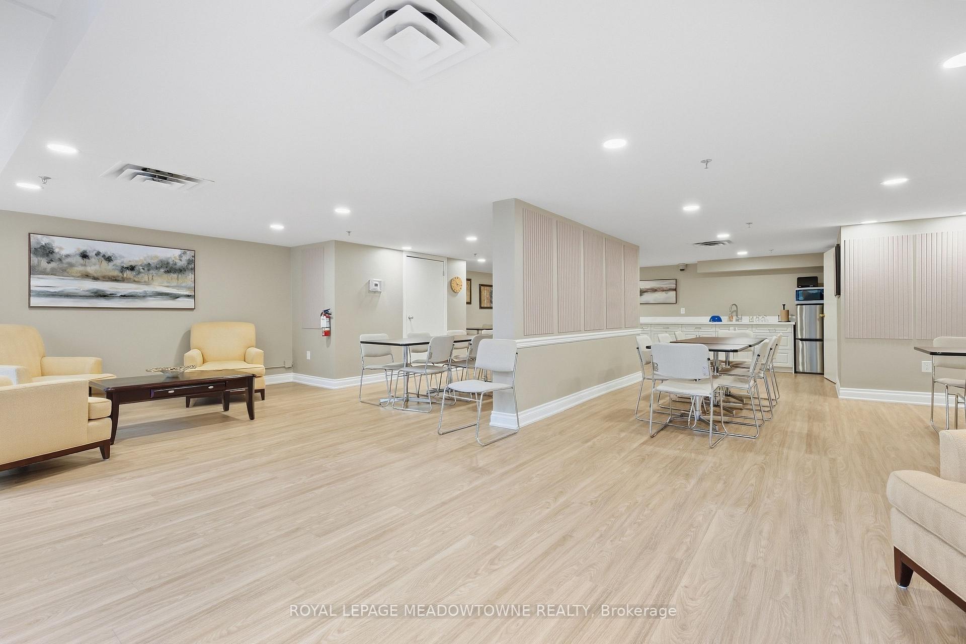 Photo 36 of Unit 702, 20 McFarlane Drive, Halton Hills, Georgetown — HOMEH