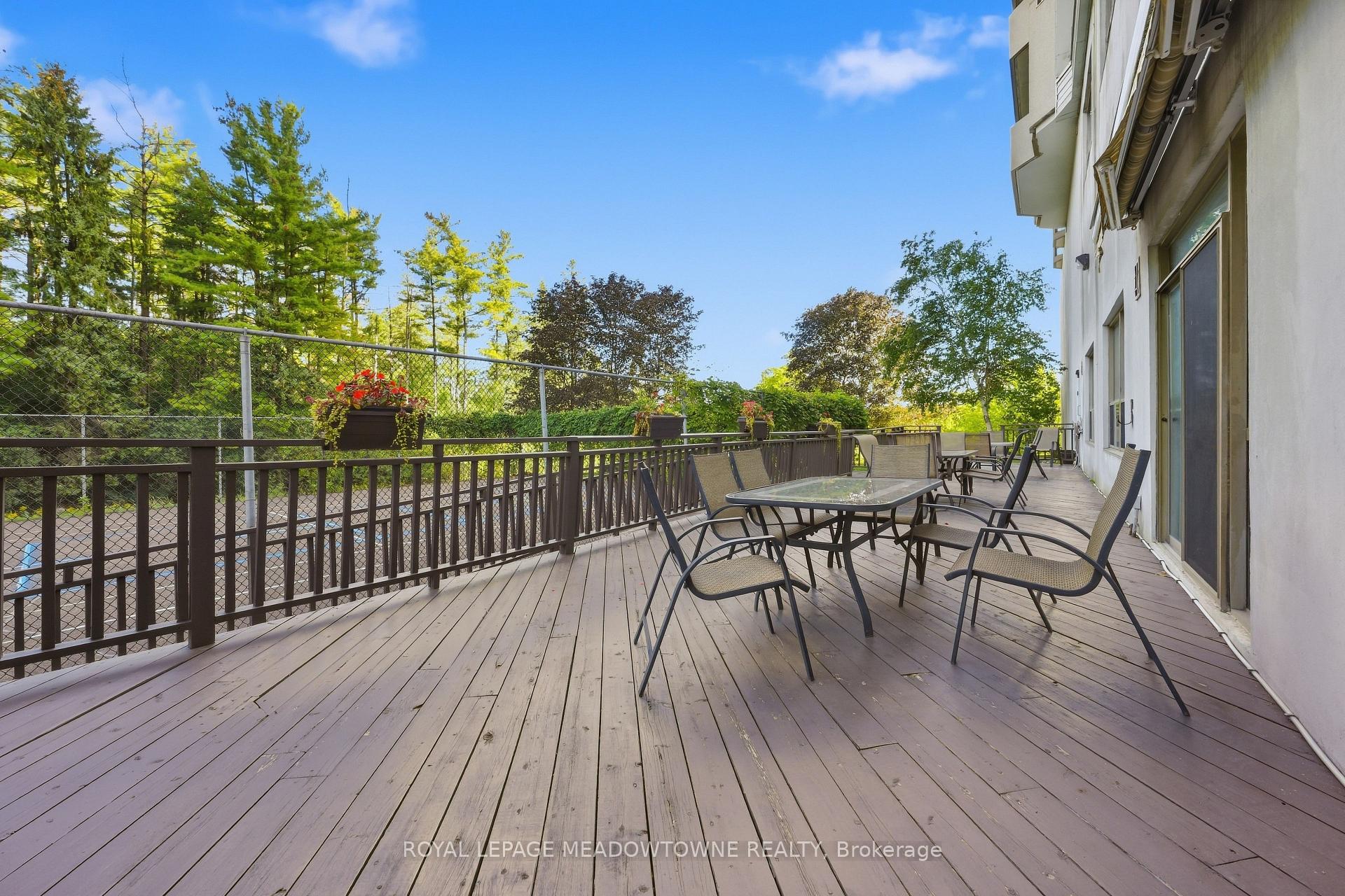 Photo 44 of Unit 702, 20 McFarlane Drive, Halton Hills, Georgetown — HOMEH