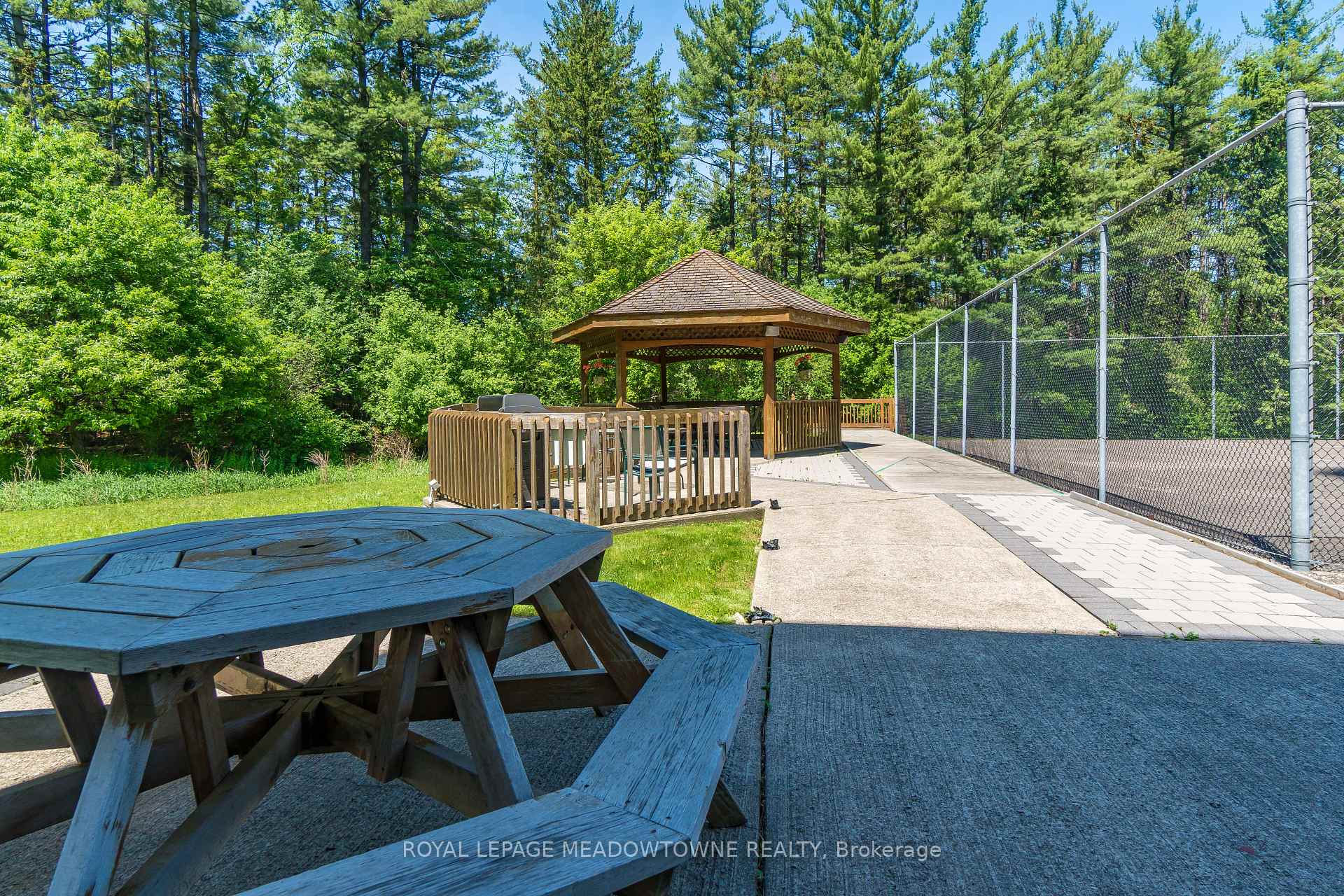 Photo 46 of Unit 702, 20 McFarlane Drive, Halton Hills, Georgetown — HOMEH