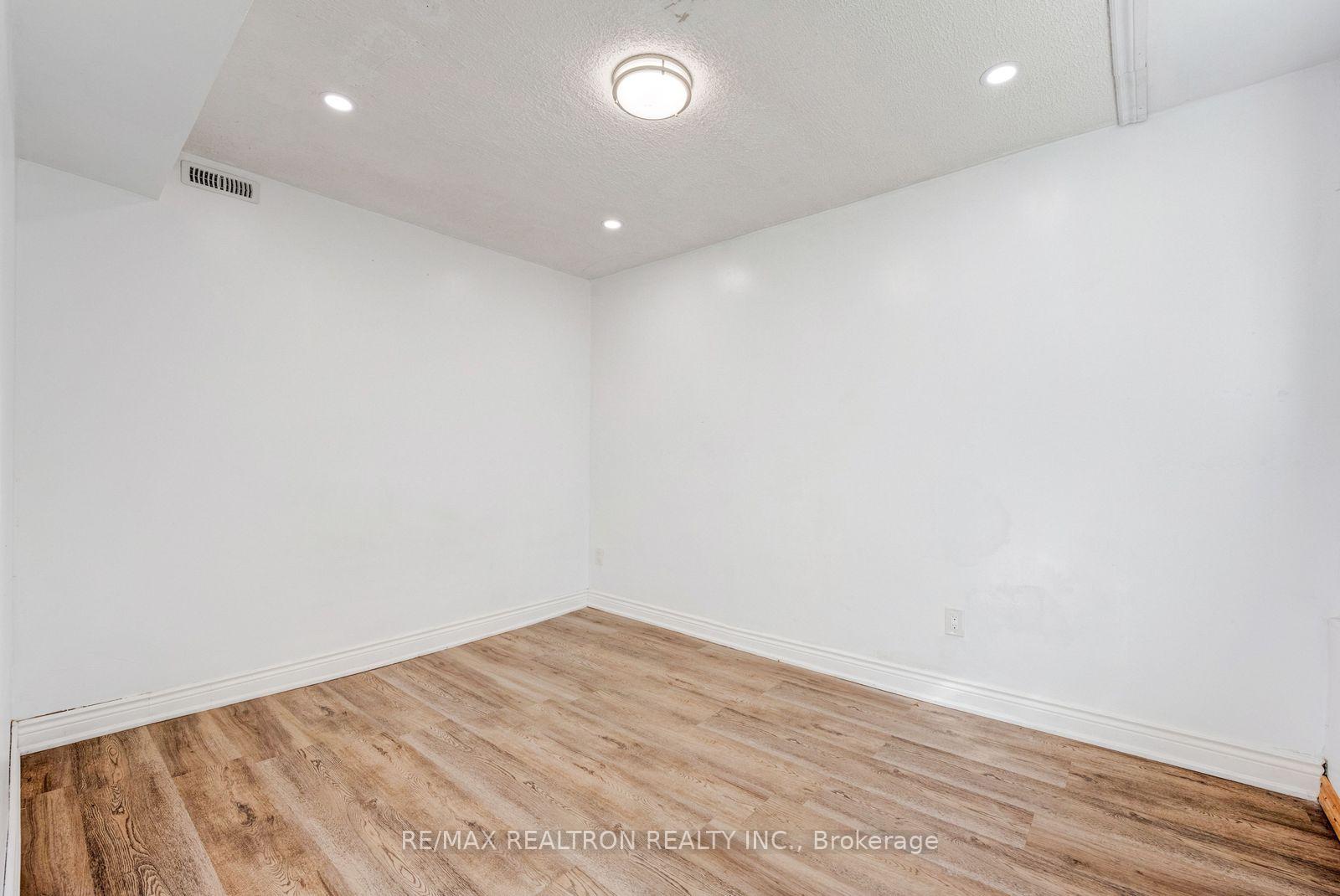 Photo 9 of 20 Gladeside Place, Brampton, Northgate — HOMEH