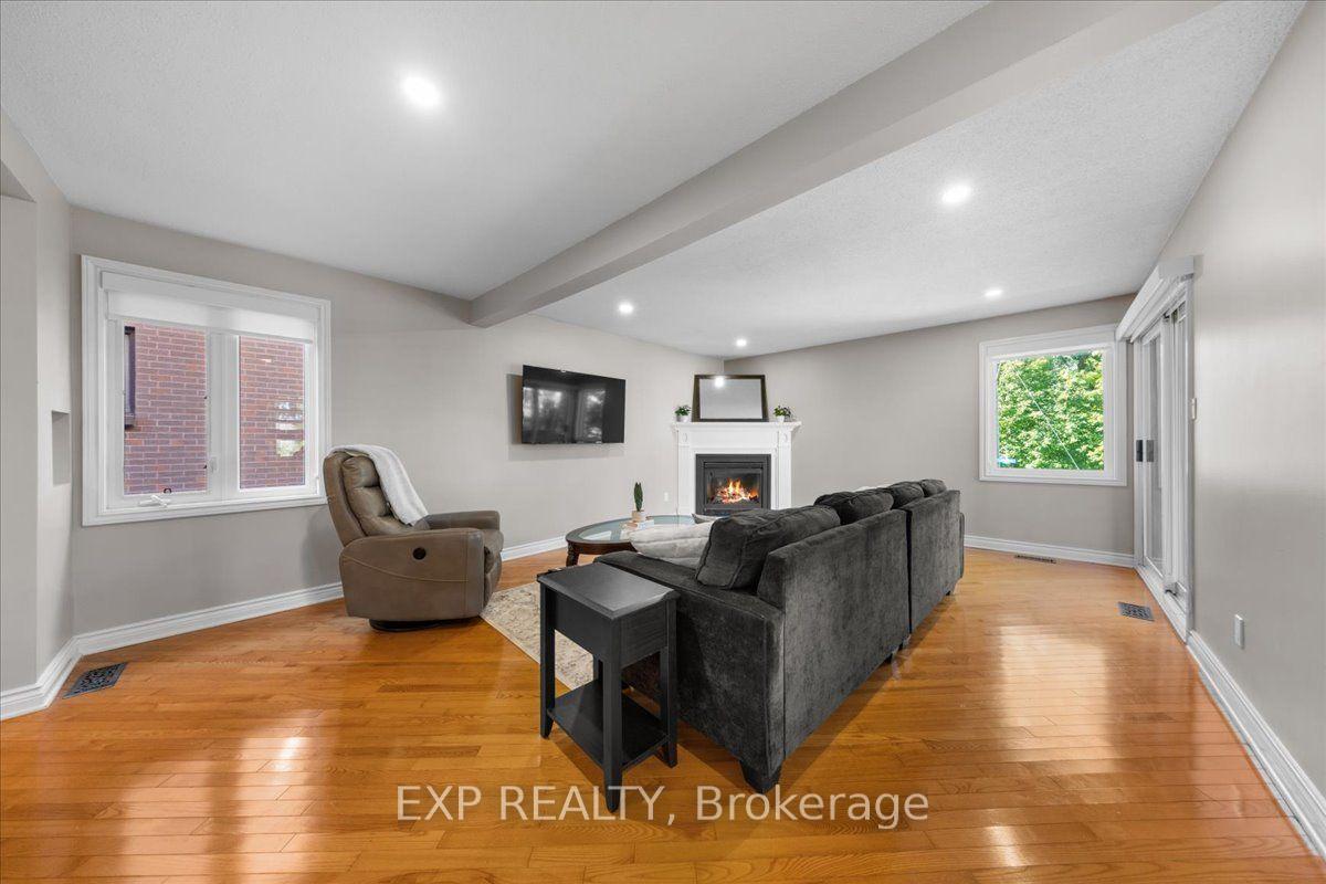 Photo 11 of 7 Maplehurst Avenue, Ottawa, Bayshore — HOMEH