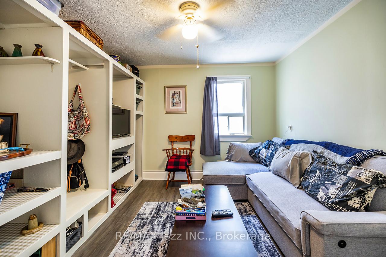 Photo 12 of 162 College Avenue, Oshawa, Vanier — HOMEH