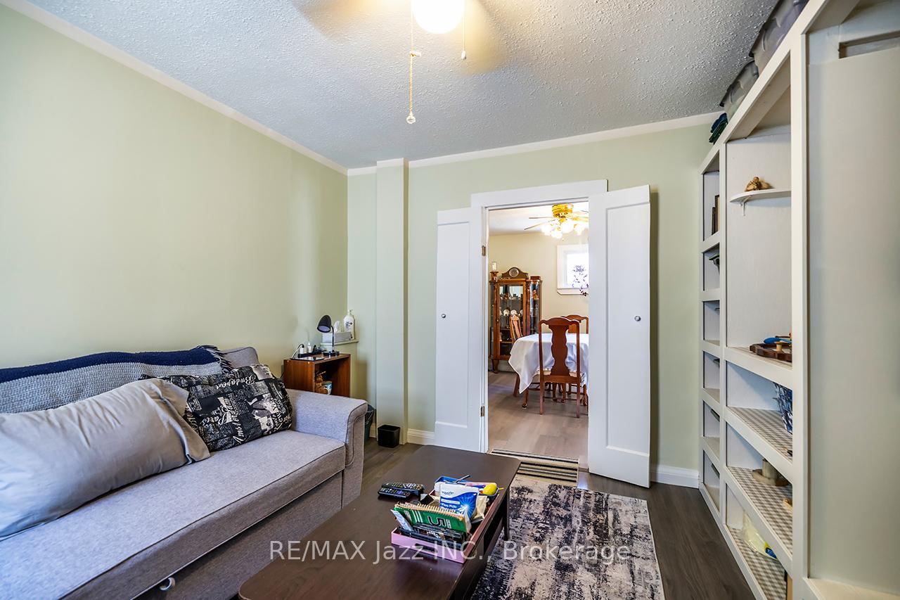 Photo 14 of 162 College Avenue, Oshawa, Vanier — HOMEH