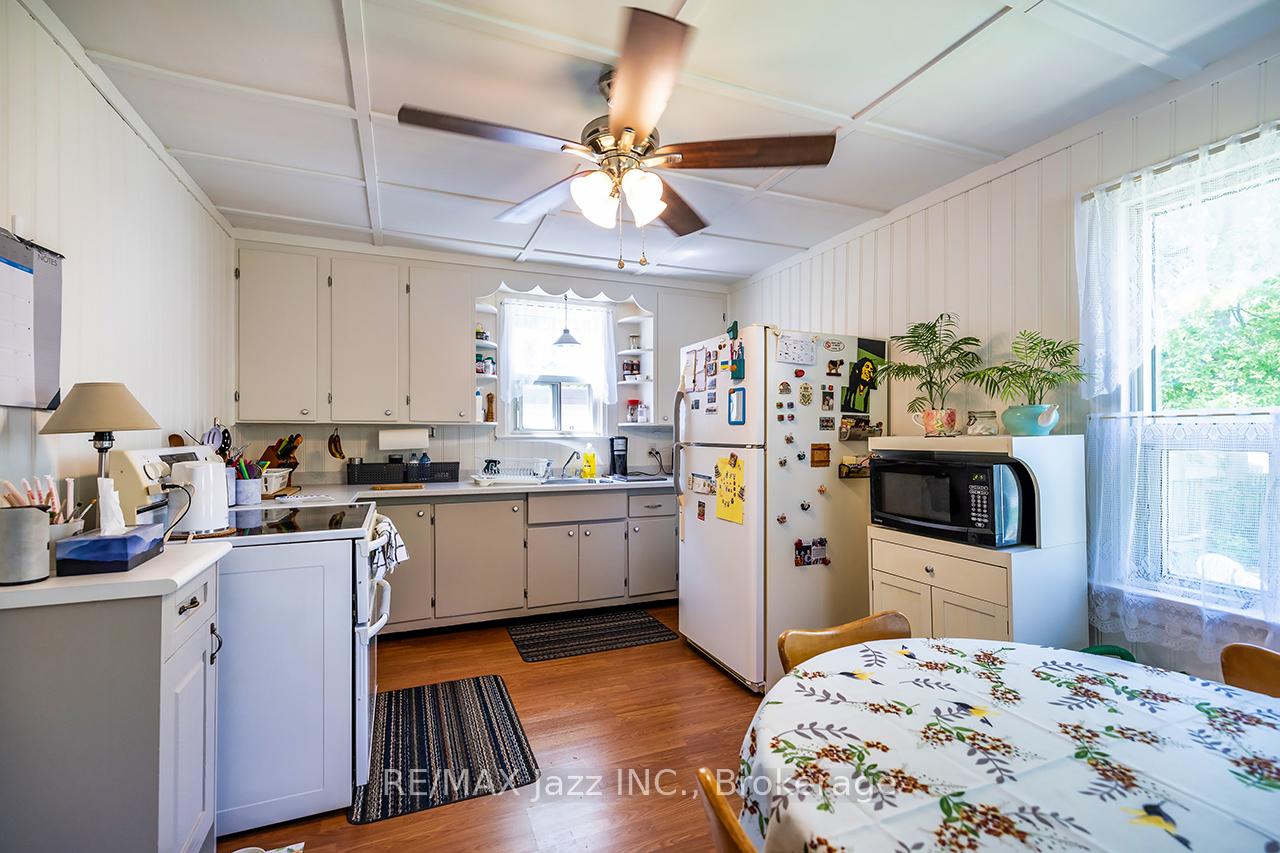 Photo 15 of 162 College Avenue, Oshawa, Vanier — HOMEH