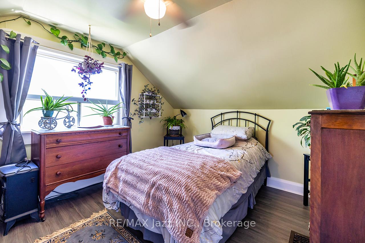Photo 21 of 162 College Avenue, Oshawa, Vanier — HOMEH